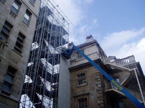 Temporary-Acoustic-Screen-During-Installation
